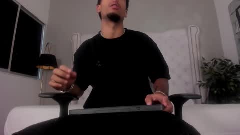 Snapshot of thiagoferreti_ chatting on 10.23.25 ThiagoFerreti online show from 10.23.25