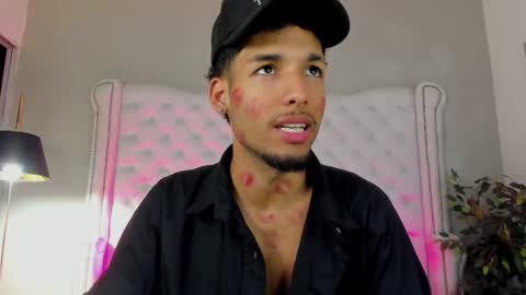 Snapshot of thiagoferreti_ chatting on 10.24.25 ThiagoFerreti online show from 10.24.25