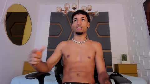 Snapshot of thiagoferreti_ chatting on 11.08.25 ThiagoFerreti online show from 11.08.25