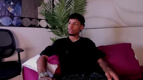 Snapshot of thiagoferreti_ chatting on 11.12.25 ThiagoFerreti online show from 11.12.25