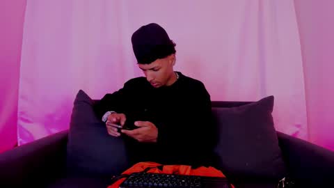 Snapshot of thiagoferreti_ chatting on 11.13.25 ThiagoFerreti online show from 11.13.25