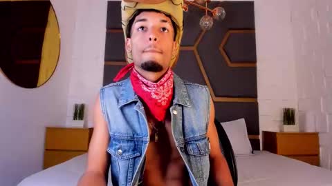 Snapshot of thiagoferreti_ chatting on 11.18.25 ThiagoFerreti online show from 11.18.25