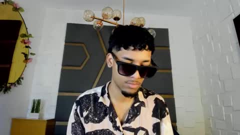 Snapshot of thiagoferreti_ chatting on 11.22.25 ThiagoFerreti online show from 11.22.25