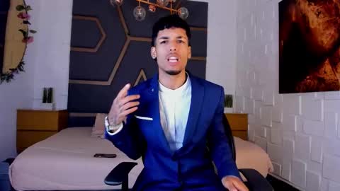 Snapshot of thiagoferreti_ chatting on 11.28.25 ThiagoFerreti online show from 11.28.25