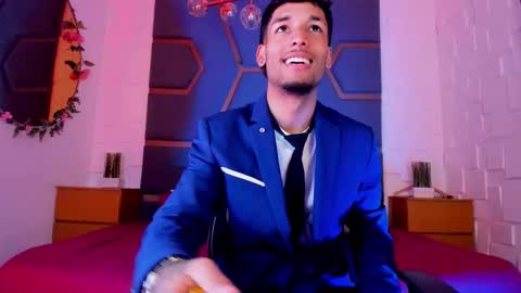 Snapshot of thiagoferreti_ chatting on 12.04.25 ThiagoFerreti online show from 12.04.25