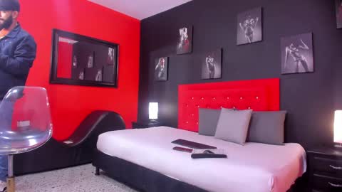 Thia Gomez online show from 11.08.25