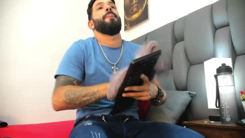 Thia Gomez online show from 04.07.26