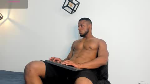 Snapshot of thiagosantos_ chatting on 09.21.25 Thiago Instagram   online show from 09.21.25