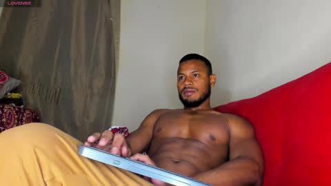 Snapshot of thiagosantos_ chatting on 10.27.25 Thiago Instagram online show from 10.27.25