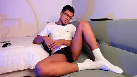 thiagovega_ online show from 07.05.26
