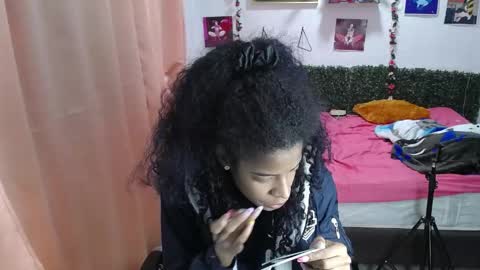 Snapshot of thiana_horny chatting on 06.02.26 thiana_horny online show from 06.02.26
