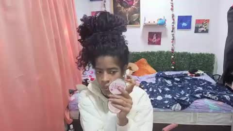 Snapshot of thiana_horny chatting on 07.11.26 thiana_horny online show from 07.11.26