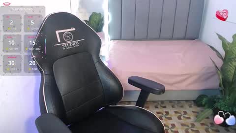  thiana  online show from 10.13.25