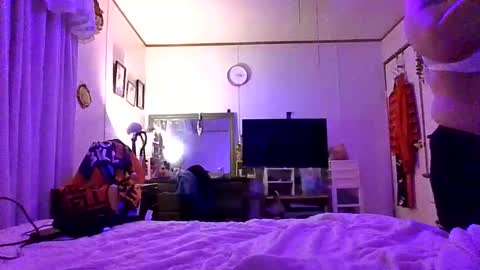 thickassazn93 online show from 12.16.25