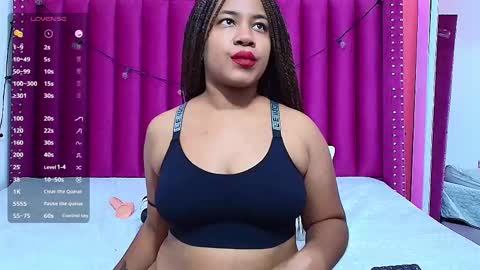 Snapshot of thickeebonyy chatting on 01.25.25 thickeebonyy online show from 01.25.25