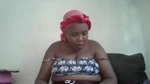 Snapshot of thickianababe chatting on 01.07.25 thickianababe online show from 01.07.25