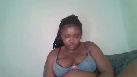 Snapshot of thickianababe chatting on 01.19.25 thickianababe online show from 01.19.25