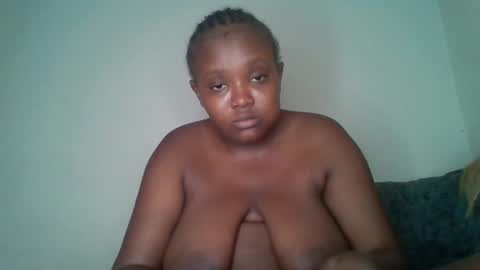 Snapshot of thickianababe chatting on 01.21.25 thickianababe online show from 01.21.25