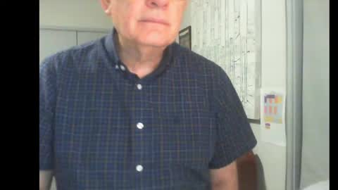 Snapshot of thickmelnik chatting on 12.19.24 James online show from 12.19.24