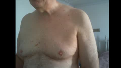 Snapshot of thickmelnik chatting on 01.03.25 James online show from 01.03.25