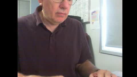 Snapshot of thickmelnik chatting on 01.12.25 James online show from 01.12.25