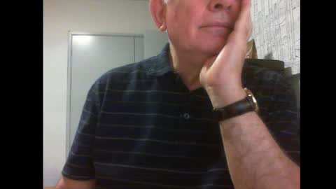 Snapshot of thickmelnik chatting on 01.28.25 James online show from 01.28.25