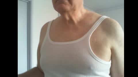 Snapshot of thickmelnik chatting on 02.15.25 James online show from 02.15.25