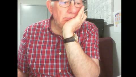 Snapshot of thickmelnik chatting on 02.17.25 James online show from 02.17.25