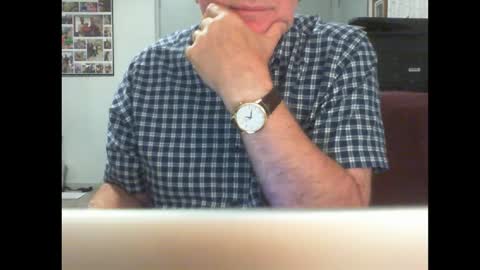 Snapshot of thickmelnik chatting on 03.02.25 James online show from 03.02.25