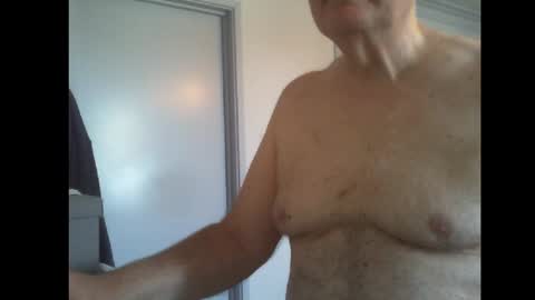 Snapshot of thickmelnik chatting on 03.08.25 James online show from 03.08.25