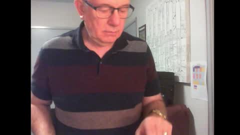 Snapshot of thickmelnik chatting on 03.11.25 James online show from 03.11.25