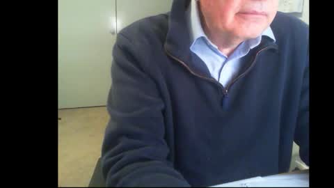 Snapshot of thickmelnik chatting on 09.10.25 James online show from 09.10.25