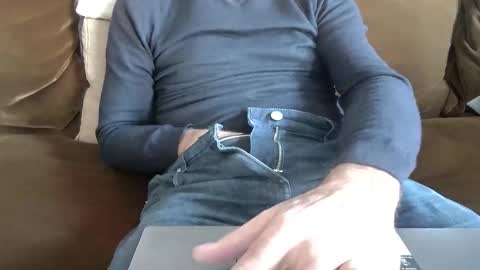 Snapshot of thickrum chatting on 01.17.26 Thickru online show from 01.17.26