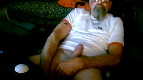 Snapshot of thickwhiteboydick chatting on 01.11.25 thickwhiteboydick online show from 01.11.25