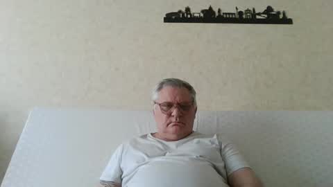Snapshot of thierrysymp chatting on 04.05.26 Thierrysymp online show from 04.05.26