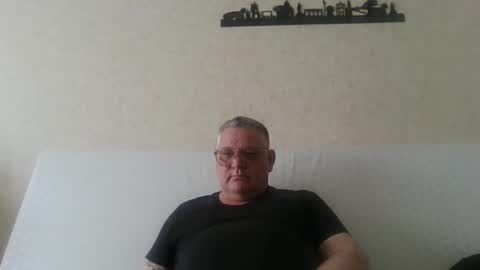 Snapshot of thierrysymp chatting on 04.10.26 Thierrysymp online show from 04.10.26