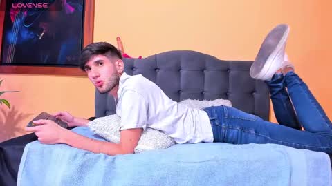 Snapshot of thiiago_tay chatting on 12.16.24 Thiiago online show from 12.16.24