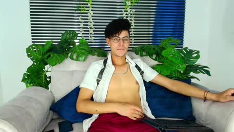 Snapshot of thiiagosaeenz chatting on 03.03.26 Thiago Saenzz online show from 03.03.26