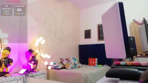 Snapshot of thin_eva chatting on 06.15.26 Eva online show from 06.15.26
