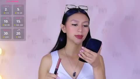 Snapshot of thin_eva chatting on 06.25.26 Eva online show from 06.25.26