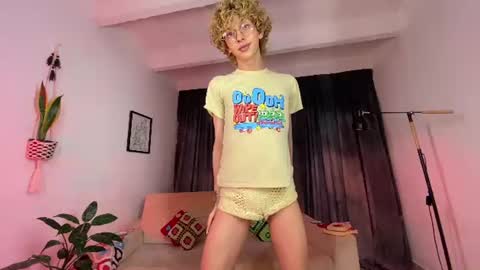Snapshot of thisisdamiano chatting on 06.21.26 Damiano online show from 06.21.26