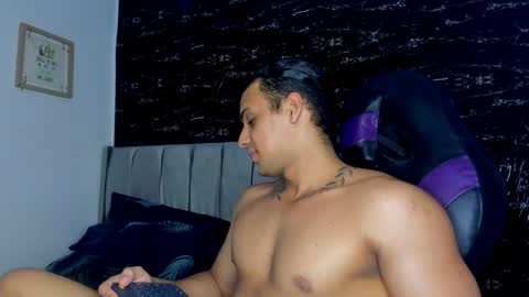 Snapshot of thomas__wayne chatting on 05.14.26 Thomas online show from 05.14.26