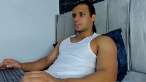 Snapshot of thomas__wayne chatting on 05.22.26 Thomas online show from 05.22.26
