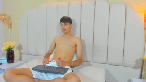 Snapshot of thomas_dikey chatting on 04.05.26 thomas_dikey online show from 04.05.26