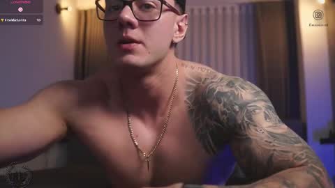 Snapshot of thomas_falcon1 chatting on 11.01.25 Thomas Falcon online show from 11.01.25