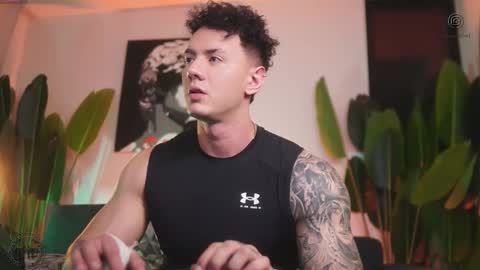 Snapshot of thomas_falcon1 chatting on 11.25.25 Thomas Falcon online show from 11.25.25