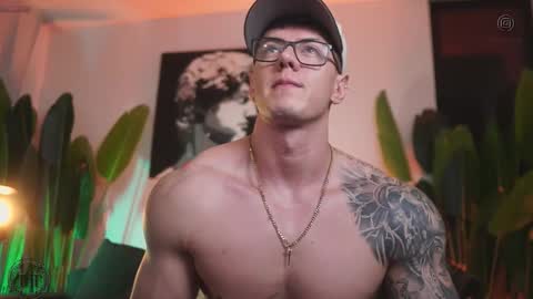 Snapshot of thomas_falcon1 chatting on 11.29.25 Thomas Falcon online show from 11.29.25