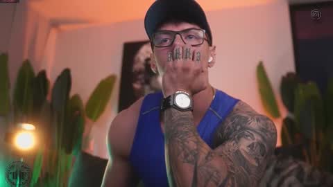 Snapshot of thomas_falcon1 chatting on 12.01.25 Thomas Falcon online show from 12.01.25