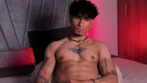 Snapshot of thomas_fit1 chatting on 10.04.25 Thomas 3 JUST STAY AND BE MY LAST LOVE online show from 10.04.25