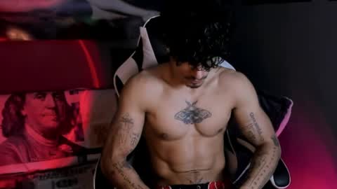 Snapshot of thomas_fit1 chatting on 03.31.26 Thomas 3 JUST STAY AND BE MY LAST LOVE online show from 03.31.26
